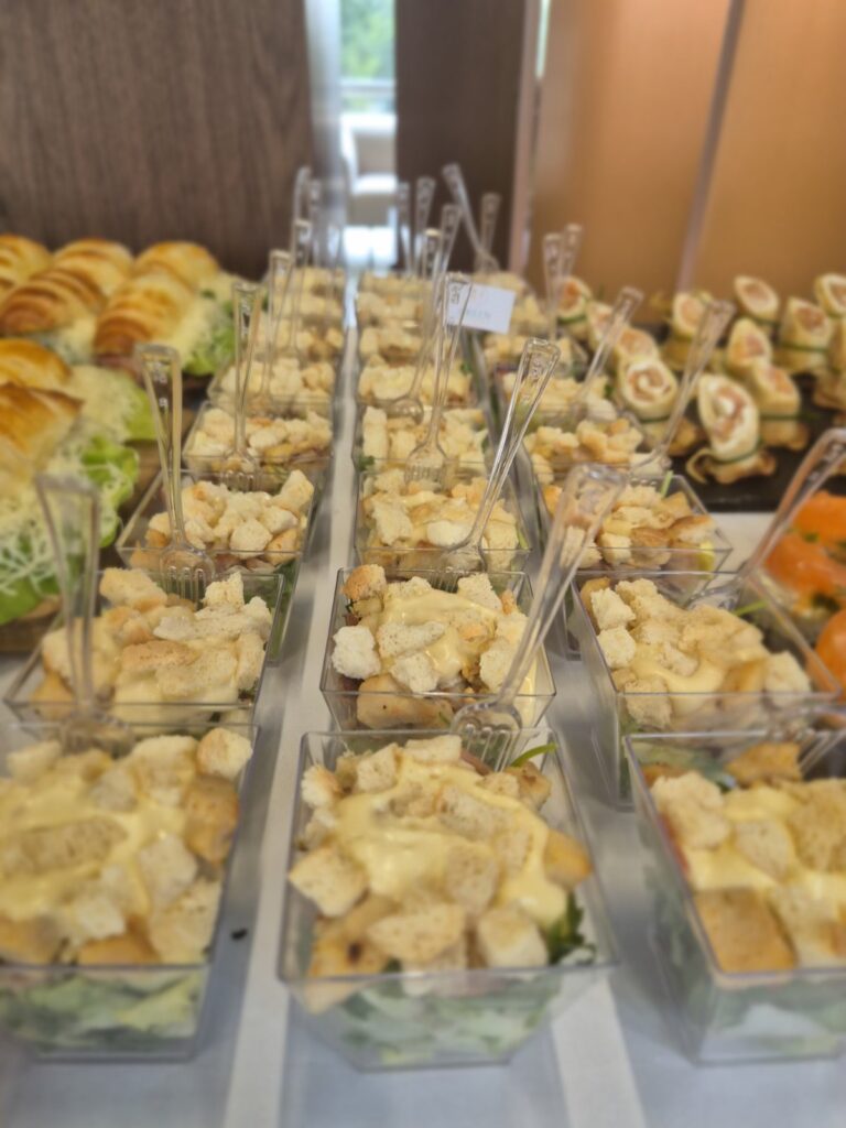 Cezar salata (čašica)
